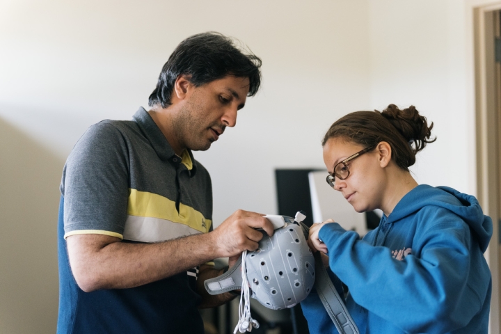 Amin Dehghani and Surina Prabhu in the lab
