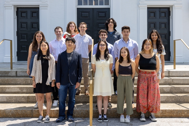 2023 Valedictorians outside Dartmouth Hall