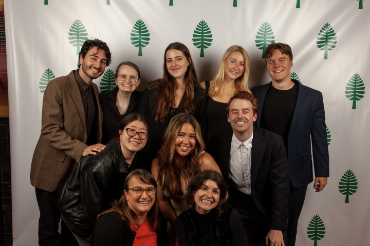 Mariah Eli Hernandez-Fitch '23 poses with fellow thesis seminar students and their advisers.