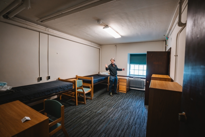 Ed Lewis giving a tour of Fayerweather Hall