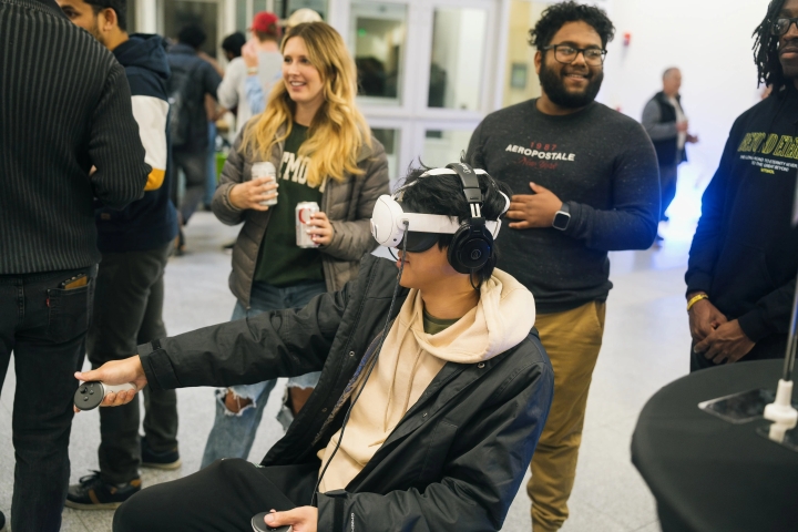 Student trying virtual headset/eyewear