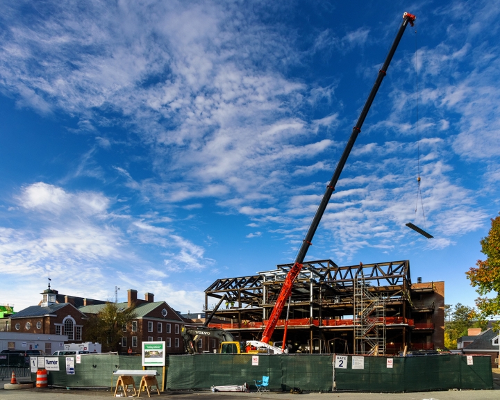 The new home of the Arthur L. Irving Institute for Energy and Society is located between the Tuck School of Business and Thayer School of Engineering, at the heart of Dartmouth's reimagined West End.