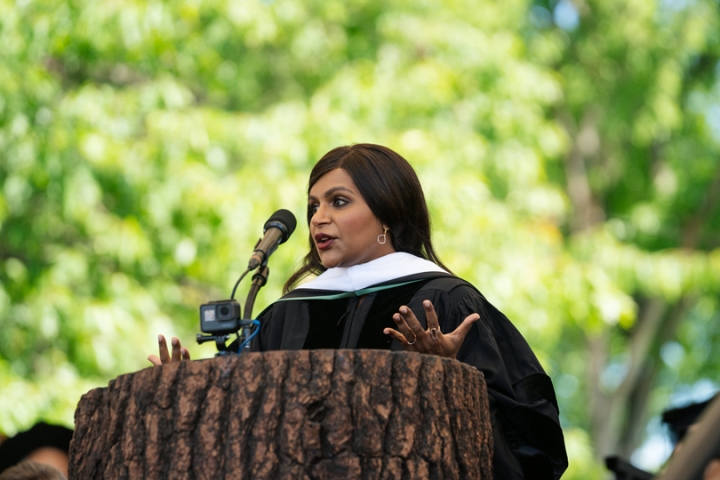 Mindy Kaling delivering her commencement address
