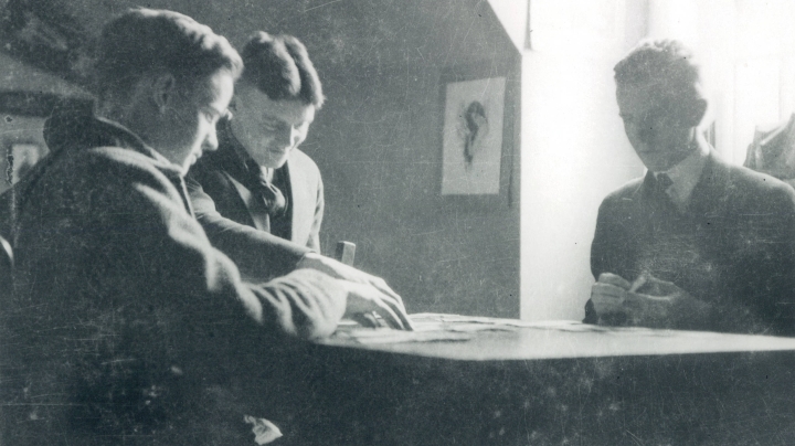 Clifford Orr, Class of 1922, right
